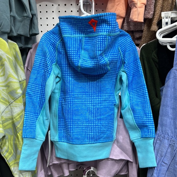 Ivivva Remix Sweater • SIZE 4 • Blue Teal • BNWT - Picture 2 of 4